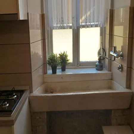 Daire Apartman Lukrecija