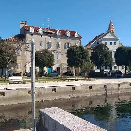 Daire Apartman Lukrecija *